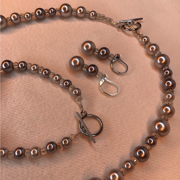 Lustrous Silver Pearl Necklace, Bracelet, and Earring Set - Picture 9 of 14